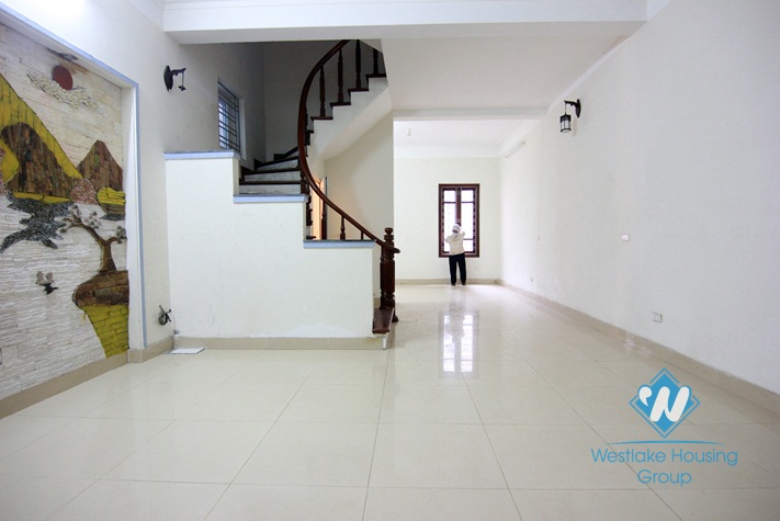 Unfurnished cheap 4 floors house for rent in Tayho 